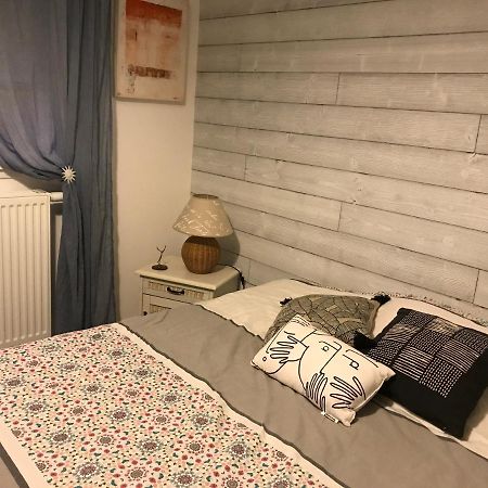 Jolie Chambre Dans Quartier Calme Eysines Exteriör bild