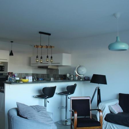 Jolie Chambre Dans Quartier Calme Eysines Exteriör bild