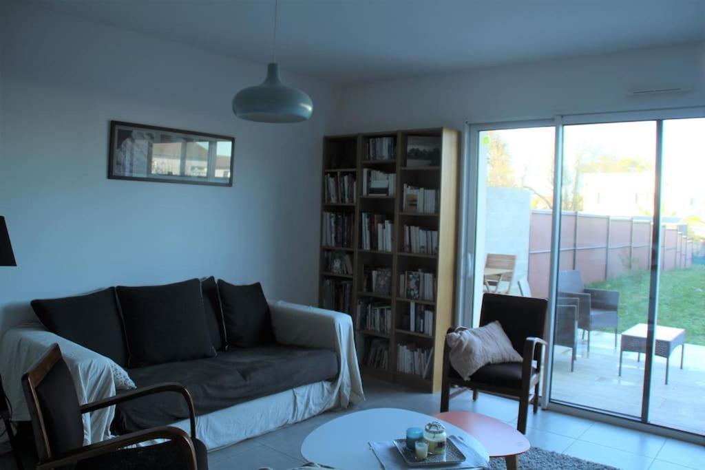 Jolie Chambre Dans Quartier Calme Eysines Exteriör bild